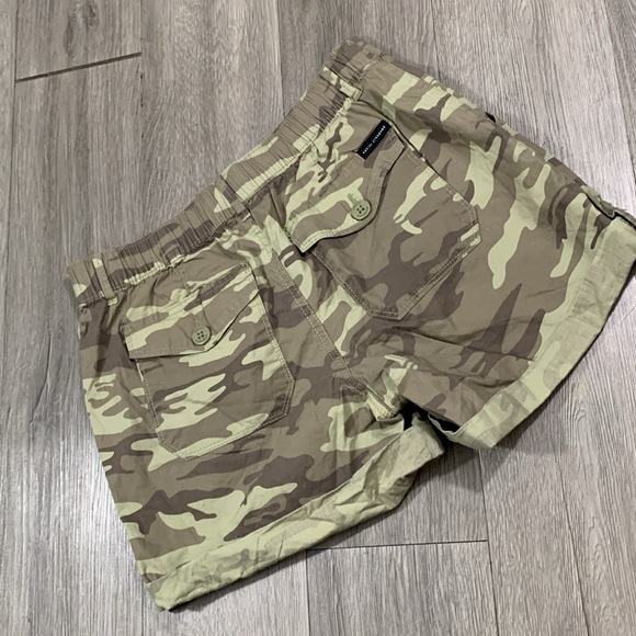 Social Standard by Sanctuary Roll Cuff Camouflage Stretch Cotton Shorts size S - Picture 6 of 10